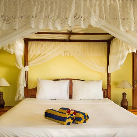 Beten Waru Bungalow And Restaurant Amed Quarto foto