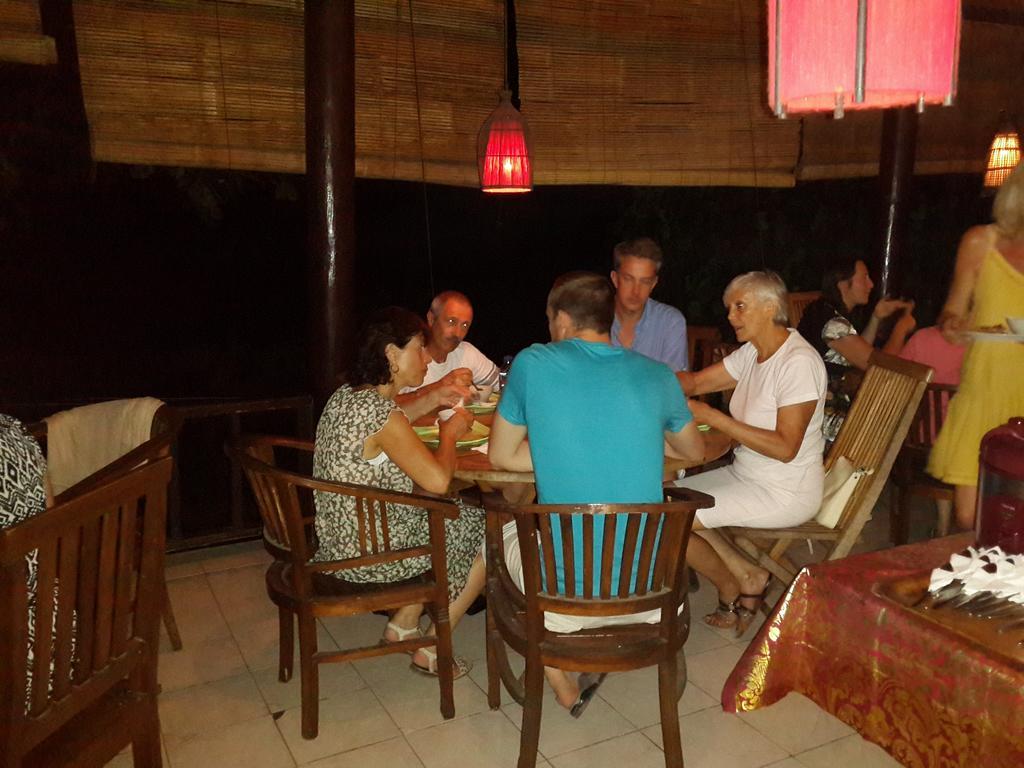 Beten Waru Bungalow And Restaurant Amed Exterior foto